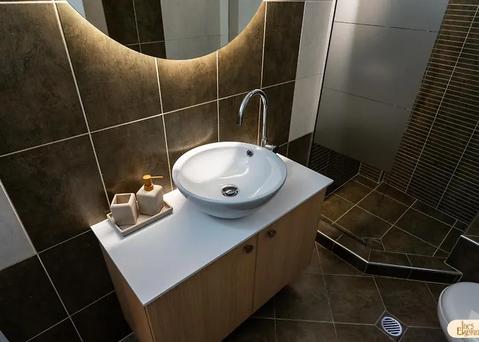 Ines Elysium * קסטוריה